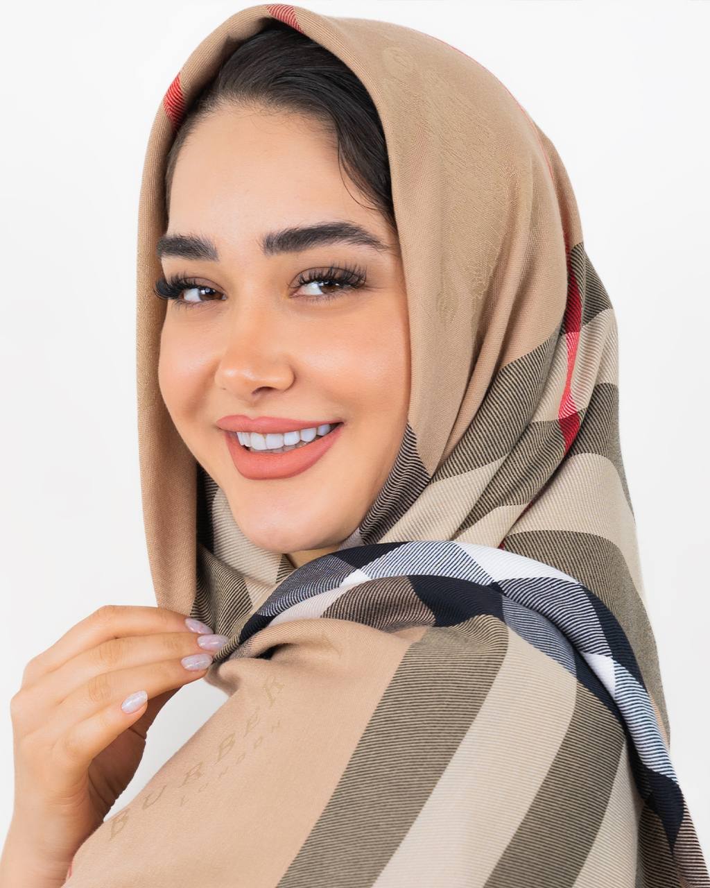 روسری بربری رنگ نسکافه‌ای